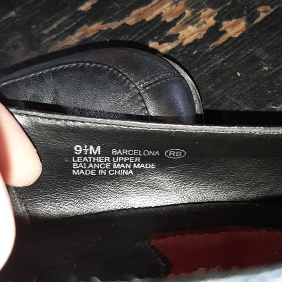 Woman's Black Pumps. Size 9.5 - Picture 4 of 5